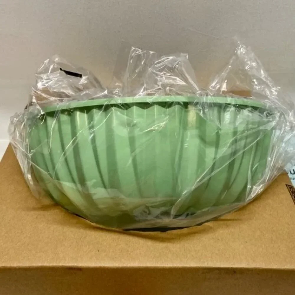 Good Housekeeping Cast Aluminum Fluted Pan Pastel Green New In Box Recipes Incl.